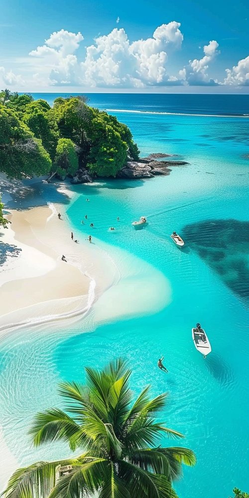 Tropical beach with turquoise water wallpaper