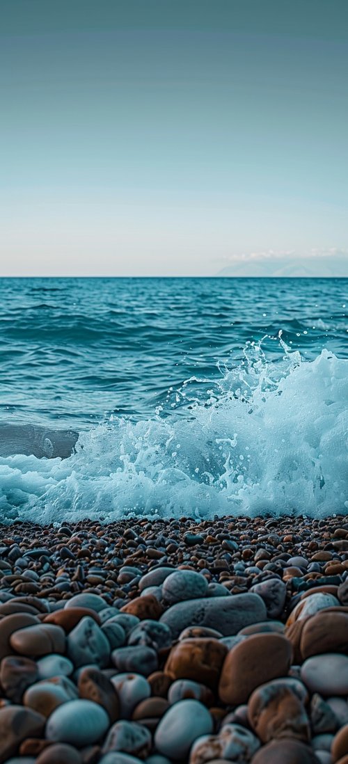Waves crashing on rocky shore wallpaper
